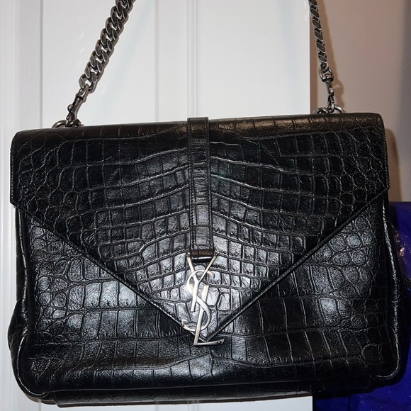 SALE Preloved YSL leather bag with chain strap snap closure pockets - Picture 1 of 13